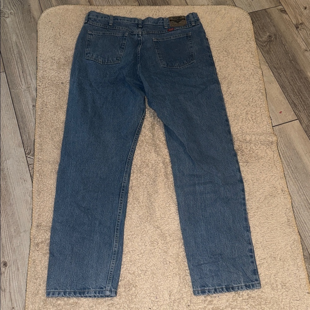 Men’s Wrangler Jeans - Picture 2 of 4